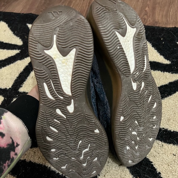 adidas Yeezy Boost 380  “Covellite” - Picture 4 of 4